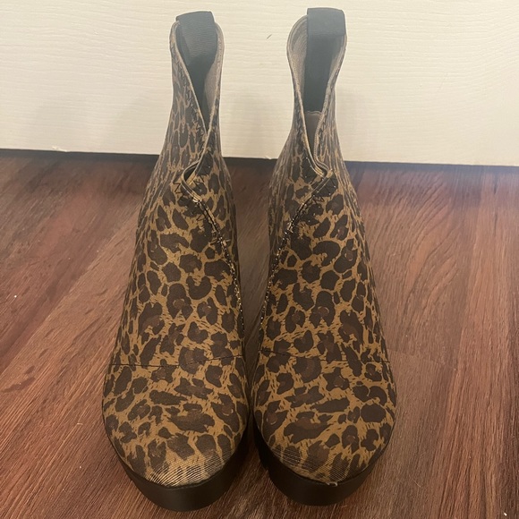Charleston Shoe Co. Upper Monterey Boots in Leopard - Picture 8 of 9